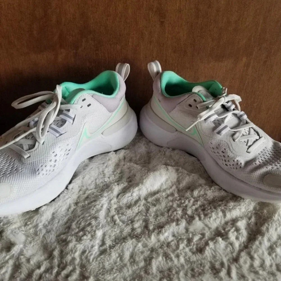 𝅺Nike Running React Miler  2 Sneakers Platinum Tint/Green Glow/White 8 - Picture 6 of 13